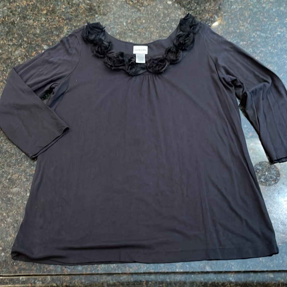 Chicos rose trim tshirt 3/4 sleeve black size s /Chicos size 1